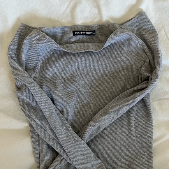 Brandy Melville Grey Mayson Long Sleeve Off-Shoulder One Size - Picture 2 of 3